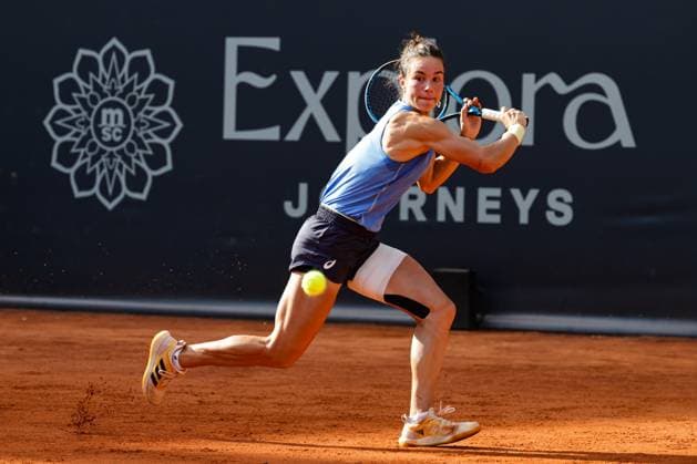 GER, Hamburg, xFSx, ATP250 Womens Tennis Tournament , MSC Hamburg Ladies Open 2025 , Semifinals ,19 07 2025 v l Lois Boisson FRA plays a backhand Copyright: HMBxMedia FernandoxSoares