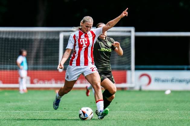 Test match 1 FC Köln OH Leuven 19 07 2025 Julia Schiffarth 1 FC Köln, 22 on the ball during the test match 1 FC Köln OH Leuven Cologne, Geißbockheim Cologne on 19 07 2025 Copyright: xBEAUTIFULxSPORTS Freisenx