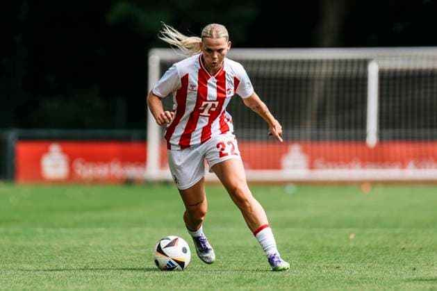 Test match 1 FC Köln OH Leuven 19 07 2025 Julia Schiffarth 1 FC Köln, 22 on the ball during the test match 1 FC Köln OH Leuven Cologne, Geißbockheim Cologne on 19 07 2025 Copyright: xBEAUTIFULxSPORTS Freisenx