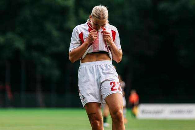 Test match 1 FC Köln OH Leuven 19 07 2025 Julia Schiffarth 1 FC Köln, 22 frustrated after a shot on goal during the test match 1 FC Köln OH Leuven Köln, Geißbockheim on 19 07 2025 Copyright: xBEAUTIFULxSPORTS Freisenx