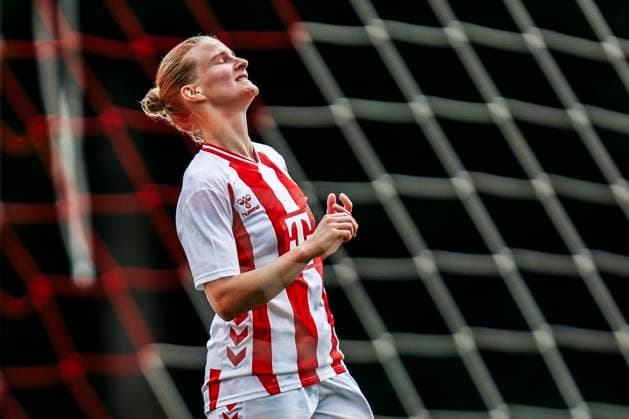 Test match 1 FC Köln OH Leuven 19 07 2025 Anna Lena Stolze 1 FC Köln, 7 frustrated after a shot on goal during the test match 1 FC Köln OH Leuven Köln, Geißbockheim on 19 07 2025 Copyright: xBEAUTIFULxSPORTS Freisenx
