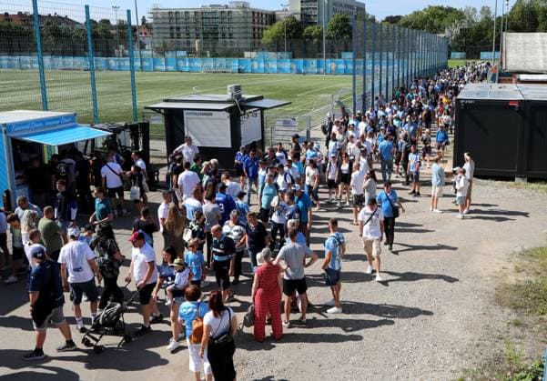 Football, Men, 3 Liga, Season 2025 2026, TSV 1860 Munich, Fan festival, Grünwalder Strasse 114 many fans at the training ground at the fan festival