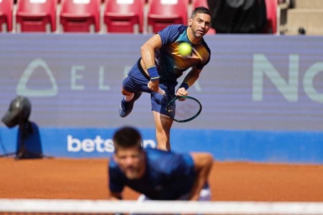 Guido Andreozzi, Argentina, in focus and Sander Arends, Netherlands, bottom during Sunday s men s doubles final where they face Adam Pavlasek, Czech Republic, and Jan Zielinski, Poland, during the Nordea Open tennis tournament in Bastad, Sweden on the 20th of July 2025 BASTAD SWEDEN x9200x  Copyright: xBjörnxLarssonxRosvall TTx NORDEA OPEN 2025 FINAL DOUBLES