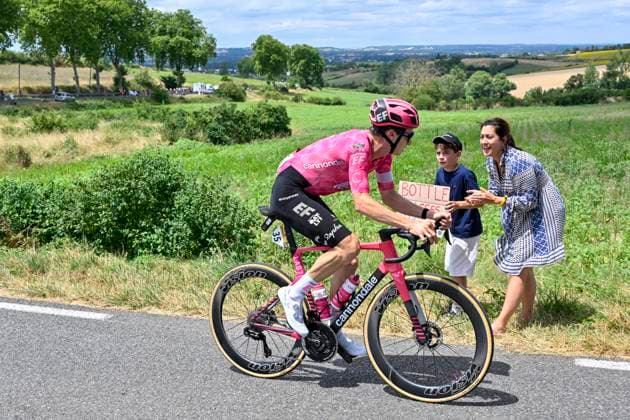 Tour de France 2025 Stage 15 CARCASSONNE, FRANCE - JULY 20 : Powless Neilson (USA) of EF Education - Easypost alone in the escape pack during stage 15 of the 112th edition of Tour de France an UCI World Tour 2.UWT cycling road race stage for Men Elite of 169 km with start in Muret and finish in Carcassonne on July 20, 2025 in Carcassonne, France, 20 07 2025 ( Motordriver Kenny Verfaillie - Carcassonne France  Copyright: xJanxDexMeuleneirx