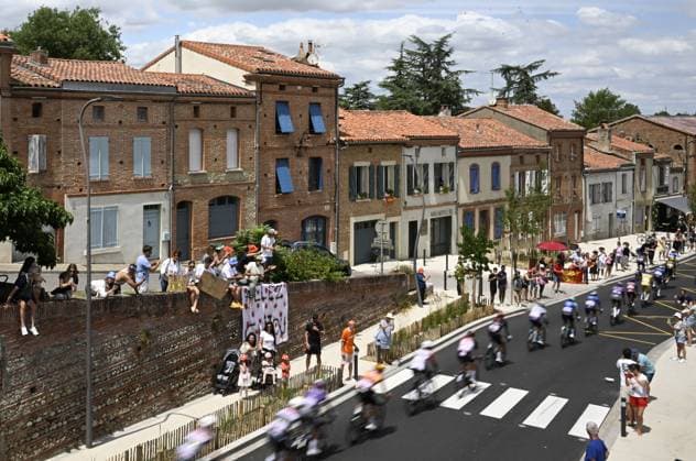 Cycling fans pictured during stage 15 of the 2025 Tour de France cycling race, from Muret to Carcasonne (169 km), on Sunday 20 July 2025 in France. The 112th edition of the Tour de France starts on Saturday 5 July in Lille, France, and will finish in Paris, France on the 27th of July. JASPERxJACOBS  x129643221x