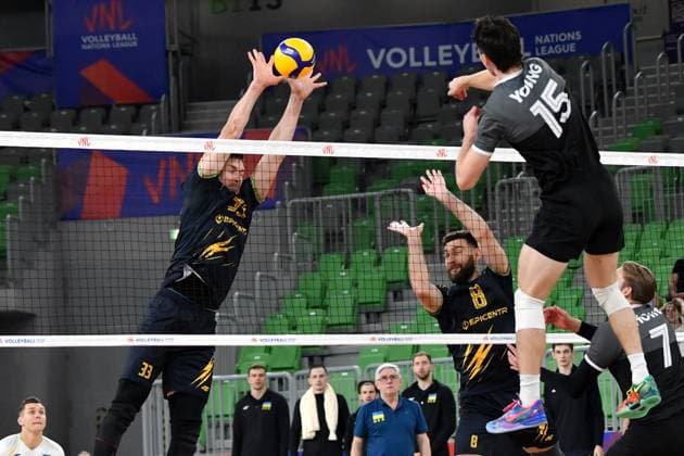 Ljubljana, Slovenia, 20th July 2024: Valerii Todua of Ukraine in action against Jackson Young of Canada during the IVNL Volleyball Nations League, Week 3 match, between Ukraine and Canada at Arena Stozice, Ljubljana, Slovenia. (Natasa Kupljenik SPP) Copyright: xNatasaxKupljenikx xSPPx SPP_1024435