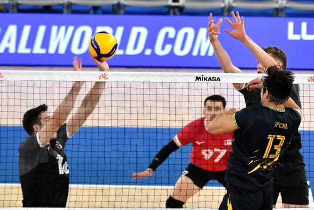 Ljubljana, Slovenia, 20th July 2024: Tymofii Poluian of Ukraine in action against Max Elgert of Canada during the IVNL Volleyball Nations League, Week 3 match, between Ukraine and Canada at Arena Stozice, Ljubljana, Slovenia. (Natasa Kupljenik SPP) Copyright: xNatasaxKupljenikx xSPPx SPP_1024444