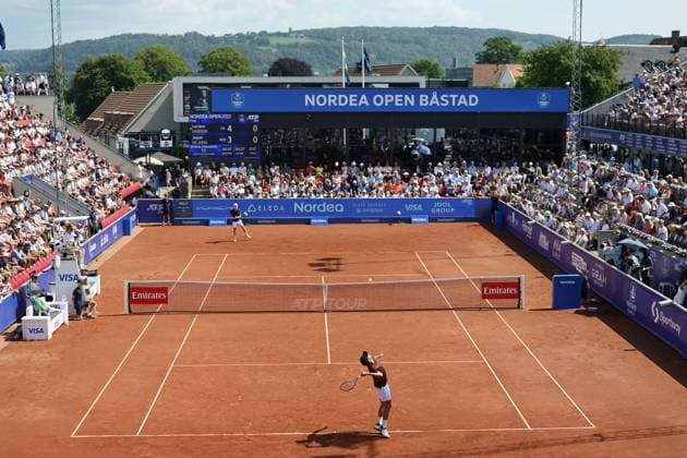 BASTAD, SWEDEN 20250720 Luciano Darderi, Italy, serves against Jesper de Jong, Netherlands, during Sundays mens singles final at the Nordea Open tennis tournament in Bastad BASTAD SWEDEN x9200x  Copyright: xBjörnxLarssonxRosvall TTx NORDEA OPEN 2025 FINAL SINGEL