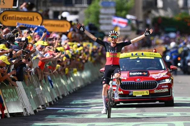 Tour de France 2025 Stage 15 CARCASSONNE, FRANCE - JULY 20 : Wellens Tim (BEL) of UAE Team Emirates - XRG celebrating his victory during stage 15 of the 112th edition of Tour de France an UCI World Tour 2.UWT cycling road race stage for Men Elite of 169 km with start in Muret and finish in Carcassonne on July 20, 2025 in Carcassonne, France, 20 07 2025 ( Motordriver Kenny Verfaillie - Carcassonne France  Copyright: xVincentxKalutx