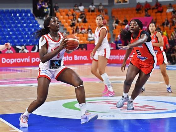 L-R Somtochukwu-Blessed Okafor (SPA) and Ifeoma Nwaobi (CAN) in action during Spain vs Canada, match for 3rd place of the Women s Under-19 Basketball World Championship, WM, Weltmeisterschaft at the Starez Arena Vodova, in Brno, Czech Republic, on July 20, 2025. (CTKxPhoto PatrikxUhlir) CTKPhotoP2025072004155  CTKPhotoP2025072004155