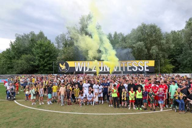 2025-07-20 MASV v Vitesse - Preseason friendly match ARNHEM, NETHERLANDS - JULY 20: players and supporters of Vitesse during the Preseason friendly match match between MASV and Vitesse at Sportpark Malburgen West1 on July 20, 2025 in Arnhem, Netherlands. Arnhem Sportpark Malburgen West1 Netherlands Content not available for redistribution in The Netherlands directly or indirectly through any third parties. Copyright: xBenxGalx