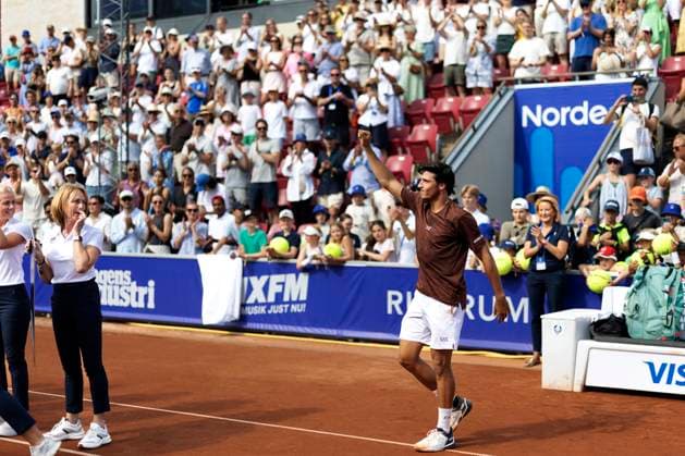 Luciano Darderi, Italy, wins Sunday s men s singles final against Jesper de Jong, Netherlands, during the Nordea Open tennis tournament in Bastad, , Sweden on July 20 2025 BASTAD SWEDEN x9200x  Copyright: xBjörnxLarssonxRosvall TTx NORDEA OPEN 2025 FINAL SINGLES