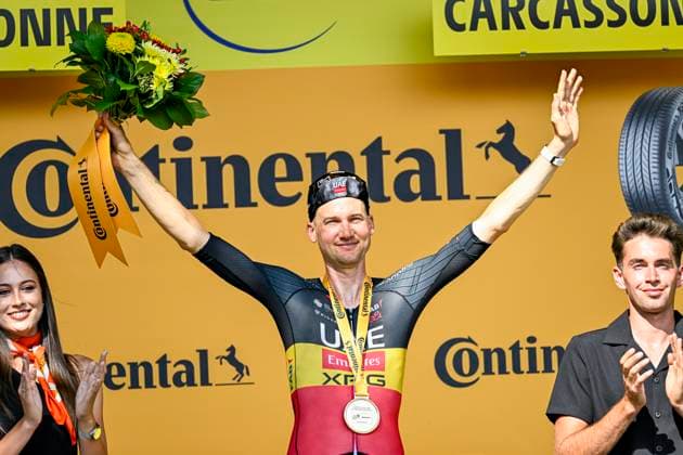 Tour de France 2025 Stage 15 CARCASSONNE, FRANCE - JULY 20 : Wellens Tim (BEL) of UAE Team Emirates - XRG on the podium during stage 15 of the 112th edition of Tour de France an UCI World Tour 2.UWT cycling road race stage for Men Elite of 169 km with start in Muret and finish in Carcassonne on July 20, 2025 in Carcassonne, France, 20 07 2025 ( Motordriver Kenny Verfaillie - Carcassonne France  Copyright: xJanxDexMeuleneirx