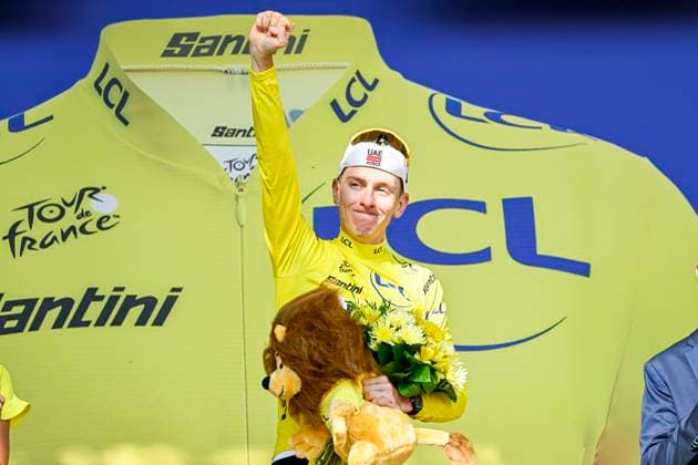 Tour de France 2025 Stage 15 CARCASSONNE, FRANCE - JULY 20 : Pogacar Tadej (SLO) of UAE Team Emirates - XRG on the podium with the yellow jersey during stage 15 of the 112th edition of Tour de France an UCI World Tour 2.UWT cycling road race stage for Men Elite of 169 km with start in Muret and finish in Carcassonne on July 20, 2025 in Carcassonne, France, 20 07 2025 ( Motordriver Kenny Verfaillie - Carcassonne France  Copyright: xJanxDexMeuleneirx
