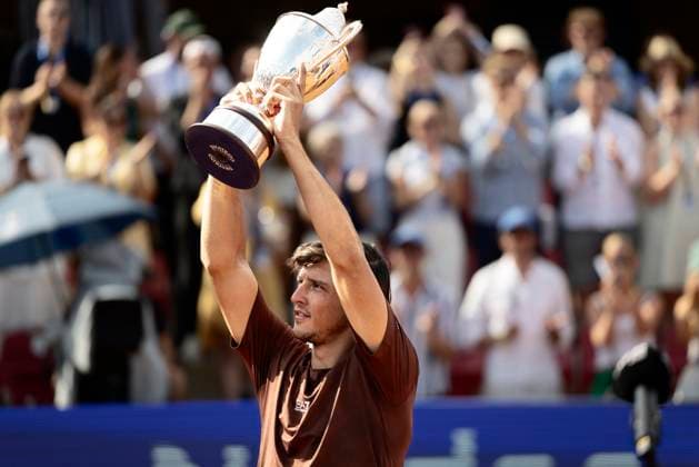 Luciano Darderi, Italy, wins Sunday s men s singles final against Jesper de Jong, Netherlands, during the Nordea Open tennis tournament in Bastad, , Sweden on July 20 2025 BASTAD SWEDEN x9200x  Copyright: xBjörnxLarssonxRosvall TTx NORDEA OPEN 2025 FINAL SINGLES