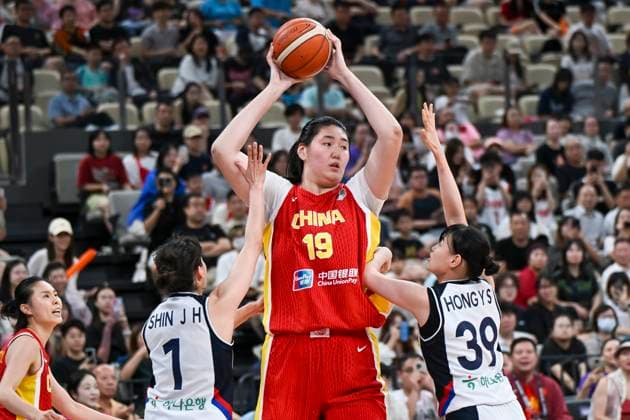 SHENZHEN, CHINA - JULY 20: Zhang Ziyu 19 of China competes during the 2025 FIBA Women s Asia Cup 3rd Place Game match between China and South Korea at Shenzhen Sports Center on July 20, 2025 in Shenzhen, Guangdong Province of China.  Copyright: xChinaxNewsxServicex 111580590861