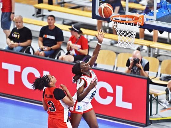 L-R Mila Holloway (CAN) and Somtochukwu-Blessed Okafor (SPA) in action during Spain vs Canada, match for 3rd place of the Women s Under-19 Basketball World Championship, WM, Weltmeisterschaft at the Starez Arena Vodova, in Brno, Czech Republic, on July 20, 2025. (CTKxPhoto PatrikxUhlir) CTKPhotoP2025072004348  CTKPhotoP2025072004348