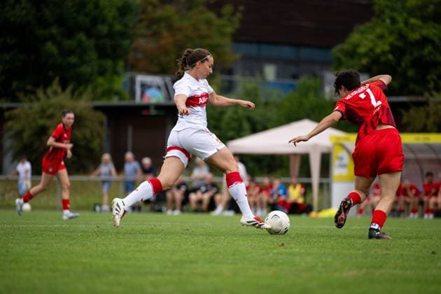 Jana Spengler VfB Stuttgart, 18 in duel with Ines Husic FC Heidenheim, 02 , GER, VfB Stuttgart vs FC Heidenheim, Soccer Womens Test Match, Season 2025 2026, 20 07 2025 GER, VfB Stuttgart vs FC Heidenheim, Soccer Womens Test Match, Season 2025 2026, 20 07 2025 Bad Cannstatt Copyright: xEibner-Pressefoto Memmlerx EP_MMR