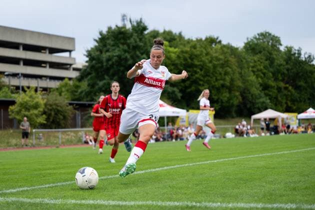 Nicole Billa VfB Stuttgart, 26 on the ball, GER, VfB Stuttgart vs FC Heidenheim, womens soccer test match, season 2025 2026, 20 07 2025 GER, VfB Stuttgart vs FC Heidenheim, womens soccer test match, season 2025 2026, 20 07 2025 Bad Cannstatt Copyright: xEibner-Pressefoto Memmlerx EP_MMR