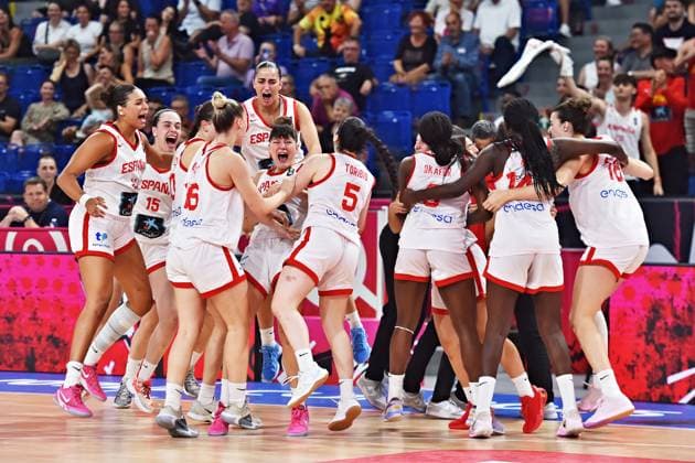 Spanish players celebrate victory of Spain vs Canada, match for 3rd place of the Women s Under-19 Basketball World Championship, WM, Weltmeisterschaft at the Starez Arena Vodova, in Brno, Czech Republic, on July 20, 2025. (CTKxPhoto PatrikxUhlir) CTKPhotoP2025072004605  CTKPhotoP2025072004605