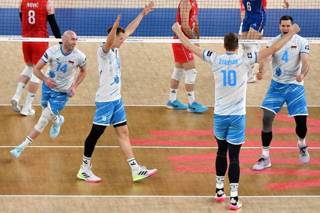 Ljubljana, Slovenia, 20th July 2024: Team Slovenia celebrate score during the IVNL Volleyball Nations League, Week 3 match, between Serbia and Slovenia at Arena Stozice, Ljubljana, Slovenia. (Natasa Kupljenik SPP) Copyright: xNatasaxKupljenikx xSPPx SPP_1025940
