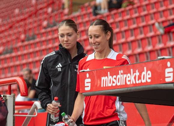 Soccer, Women, Season 2025 2026, 1 Bundesliga, 1 FC Union Berlin, Training kick-off, f l Samantha Steuerwald 1 FC Union , Anna Weiß 1 FC Union , 21 07 2025, Copyright: xSebastianxRäppold MatthiasxKochx
