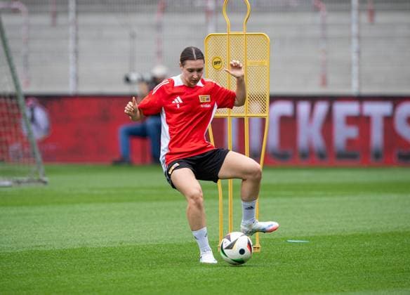 Soccer, Women, Season 2025 2026, 1 Bundesliga, 1 FC Union Berlin, Training kick-off, Sophie Weidauer 1 FC Union , 21 07 2025, Copyright: xSebastianxRäppold MatthiasxKochx