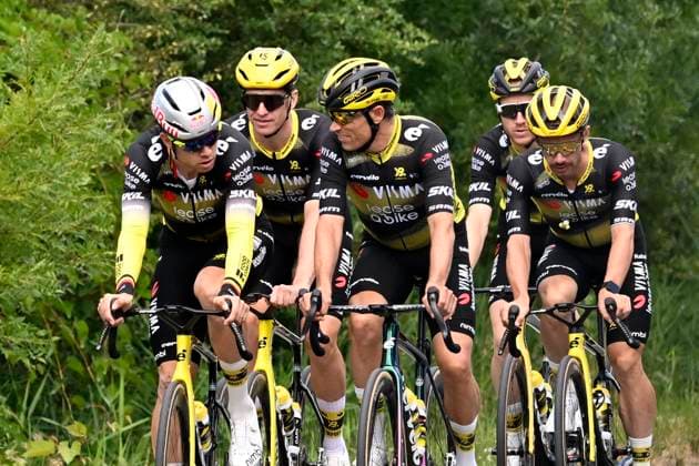 Tour de France 2025 Second Restday MONTPELLIER, FRANCE - JULY 21 : Van Aert Wout (BEL) of Team Visma Lease a Bike and Grischa Niermann, Campenaerts Victor (BEL) of Team Visma Lease a Bike during the second restday of the 112th edition of Tour de France an UCI World Tour 2.UWT for Men Elite on July 21, 2025 in Montpellier, France, 21 07 2025 ( Motordriver Kenny Verfaillie - Montpellier France  Copyright: xJanxDexMeuleneirx