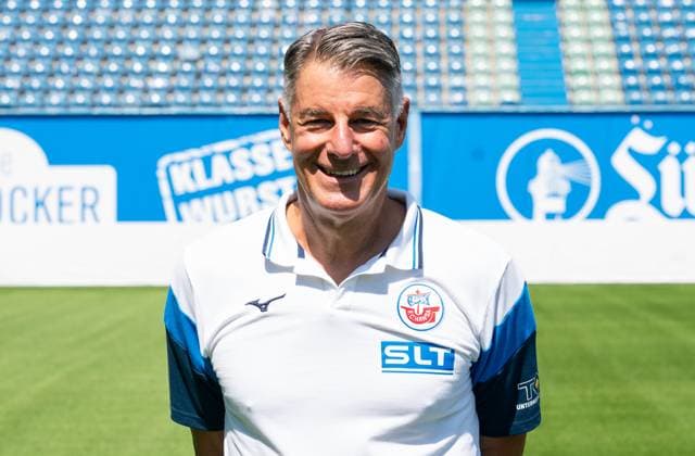 Alex Ogrinc, FC Hansa Rostock, 3 Liga, soccer, portrait appointment 2025 2026 Bus driver Alex Ogrinc FC Hansa Rostock at the portrait photo session in the Ostseestadion Rostock Ostseestadion Mecklenburg Vorpommern Germany