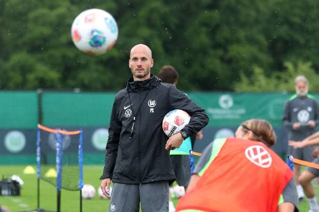 VfL training camp, Weimarer Land Weimarer Land, Blankenhain, 21 07 2025, FOOTBALL VfL Wolfsburg, summer training camp, 1 Bundesliga, season 2025 26 Head coach Paul Simonis VfL Wolfsburg Blankenhain