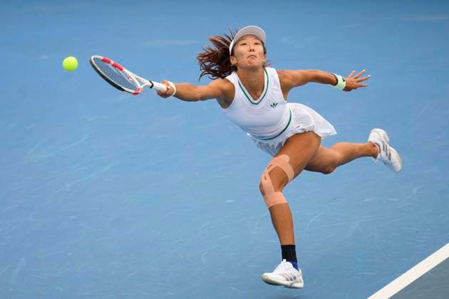 Xinyu Gao of China playes against Czech tennis player Marie Bouzkova at the WTA, Tennis Damen Livesport Prague Open 2025 on the courts of TK Sparta Prague, in Prague, Czech Republic, on July 21, 2025. (CTKxPhoto MichalxKamaryt) CTKPhotoP2025072102878  CTKPhotoP2025072102878
