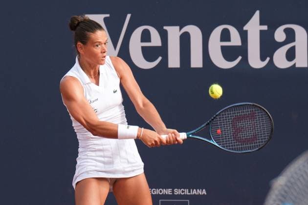 Chloe Paquet in action against Francesca Jones during the 36th Palermo Ladies Open at Country Time Club during 36Â° Palermo Ladies Open, International Tennis match in Palermo, Italy, July 21 2025  Copyright: xFedericoxSerra IPAxSportx xipa-agency.netx xx IPA_60700006 IPA_Agency_IPA60700006