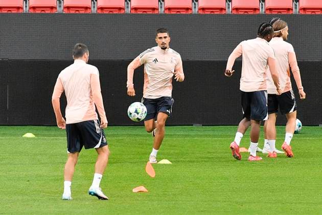 Servette Geneva training session before tomorrow s opening match of the second round of the Champions League Viktoria Plzen vs Servette Geneva, Plzen, July 21, 2025. (CTKxPhoto MiroslavxChaloupka) CTKPhotoP2025072105482  CTKPhotoP2025072105482