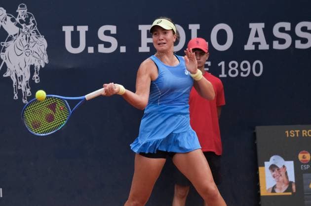 TENNIS - Internazionali di Tennis - 36° Palermo Ladies Open Lola Radivojevic in action against Kaitlin Quevedo during the 36th Palermo Ladies Open at Country Time Club during 36Â° Palermo Ladies Open, International Tennis match in Palermo, Italy, July 21 2025 Palermo Italy  Copyright: xIPAxSport ABACAx