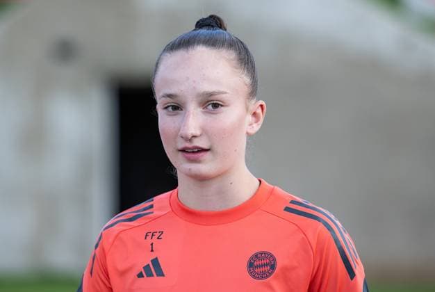 Sophie Klein Goalkeeper, FC Bayern Muenchen Women II, 01 FC Bayern Muenchen Women, Football, Google Pixel Women Bundesliga, Training Session, Season 2025 2026, 21 07 2025 DFL DFB REGULATIONS PROHIBIT ANY USE OF PHOTOGRAPHS as IMAGE SEQUENCES and or QUASI VIDEO FC Bayern Muenchen Women, Football, Google Pixel Women Bundesliga, Training Session, Season 2025 2026, 21 07 2025 Muenchen Copyright: xEibner-Pressefoto HeikexFeinerx EP_HFR