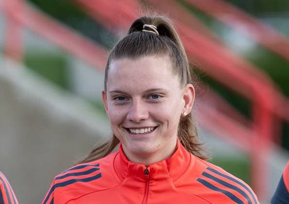 Sarah Ernst FC Bayern Muenchen Frauen II, 10 Portrait Portraet FC Bayern Muenchen Frauen, Fussball, Google Pixel Frauen Bundesliga, Trainingseinheit, Saison 2025 2026, 21 07 2025 DFL DFB REGULATIONS PROHIBIT ANY USE OF PHOTOGRAPHS as IMAGE SEQUENCES and or QUASI VIDEO FC Bayern Muenchen Frauen, Fussball, Google Pixel Frauen Bundesliga, Trainingseinheit, Saison 2025 2026, 21 07 2025 Muenchen Copyright: xEibner-Pressefoto HeikexFeinerx EP_HFR