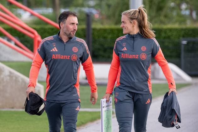 Jose Barcala Head Coach, FC Bayern Muenchen Women with Clara Schoene Co Coach, FC Bayern Muenchen Women FC Bayern Muenchen Women, Football, Google Pixel Women Bundesliga, Training Session, Season 2025 2026, 21 07 2025 DFL DFB REGULATIONS PROHIBIT ANY USE OF PHOTOGRAPHS as IMAGE SEQUENCES and or QUASI VIDEO FC Bayern Muenchen Women, Football, Google Pixel Women Bundesliga, Training Session, Season 2025 2026, 21 07 2025 Muenchen Copyright: xEibner-Pressefoto HeikexFeinerx EP_HFR