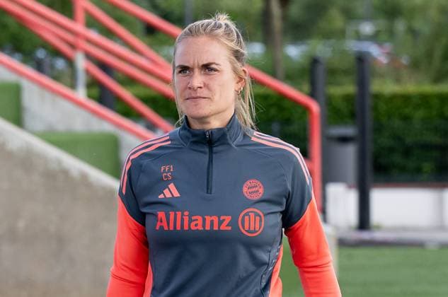 Clara Schoene Co Trainer, FC Bayern Muenchen Frauen Portrait Portraet FC Bayern Muenchen Frauen, Fußball, Google Pixel Frauen Bundesliga, Trainingseinheit, Saison 2025 2026, 21 07 2025 DFL DFB REGULATIONS PROHIBIT ANY USE OF PHOTOGRAPHS as IMAGE SEQUENCES and or QUASI VIDEO FC Bayern Muenchen Frauen, Fußball, Google Pixel Frauen Bundesliga, Trainingseinheit, Saison 2025 2026, 21 07 2025 Muenchen Copyright: xEibner-Pressefoto HeikexFeinerx EP_HFR