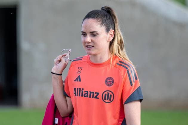 Sarah Zadrazil FC Bayern Muenchen Frauen, 25 FC Bayern Muenchen Frauen, Fußball, Google Pixel Frauen Bundesliga, Trainingseinheit, Saison 2025 2026, 21 07 2025 DFL DFB REGULATIONS PROHIBIT ANY USE OF PHOTOGRAPHS as IMAGE SEQUENCES and or QUASI VIDEO FC Bayern Muenchen Frauen, Fußball, Google Pixel Frauen Bundesliga, Trainingseinheit, Saison 2025 2026, 21 07 2025 Muenchen Copyright: xEibner-Pressefoto HeikexFeinerx EP_HFR