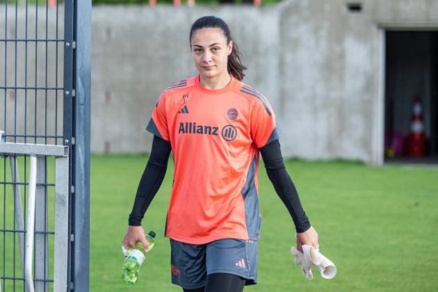 Maria Luisa Grohs Goalkeeper, FC Bayern Muenchen Women, 01 FC Bayern Muenchen Women, Football, Google Pixel Women Bundesliga, Training Session, Season 2025 2026, 21 07 2025 DFL DFB REGULATIONS PROHIBIT ANY USE OF PHOTOGRAPHS as IMAGE SEQUENCES and or QUASI VIDEO FC Bayern Muenchen Women, Football, Google Pixel Women Bundesliga, Training Session, Season 2025 2026, 21 07 2025 Muenchen Copyright: xEibner-Pressefoto HeikexFeinerx EP_HFR