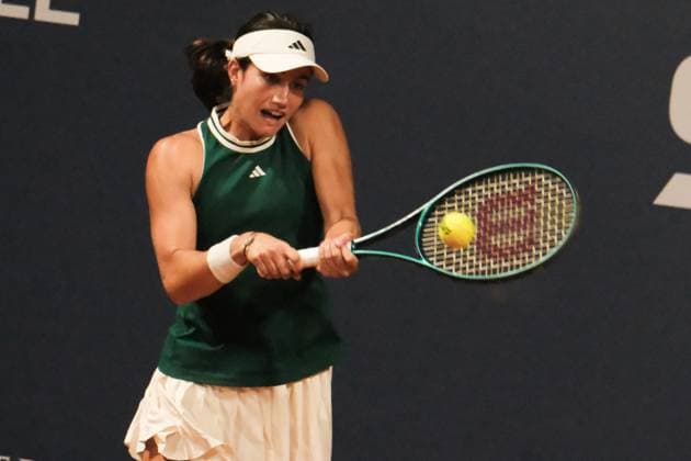TENNIS - Internazionali di Tennis - 36° Palermo Ladies Open Carlota Martinez Cirez in action against Claire Liu during the 36th Palermo Ladies Open at Country Time Club during 36Â° Palermo Ladies Open, International Tennis match in Palermo, Italy, July 21 2025 Palermo Italy  Copyright: xIPAxSport ABACAx