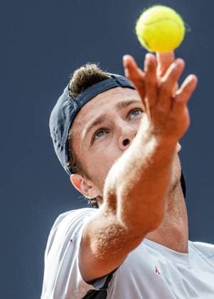 21 07 2025, Sportpark, Kitzbühel, AUT, ATP Tour, Generali Open Kitzbühel 2025, 1 round, men singles, in the picture Joel Schwaerzler AUT Joel Schwaerzler of Austria during men s single 1 round match at the 2025 Generali Open Kitzbühel of the ATP Tour at the Sportpark in Kitzbühel, Austria on 2025 07 21 Expa Kitzbühel  EP_ade