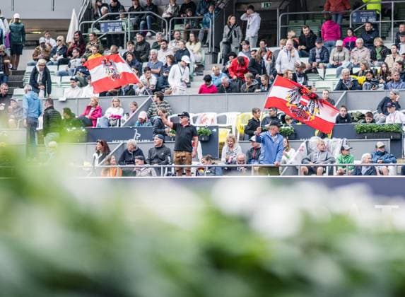 21 07 2025, Sportpark, Kitzbühel, AUT, ATP Tour, Generali Open Kitzbühel 2025, 1 Runde, Herren Einzel, im Bild Fans fans during men s single 1 round match at the 2025 Generali Open Kitzbühel of the ATP Tour at the Sportpark in Kitzbühel, Austria on 2025 07 21 Expa Kitzbühel  EP_ade