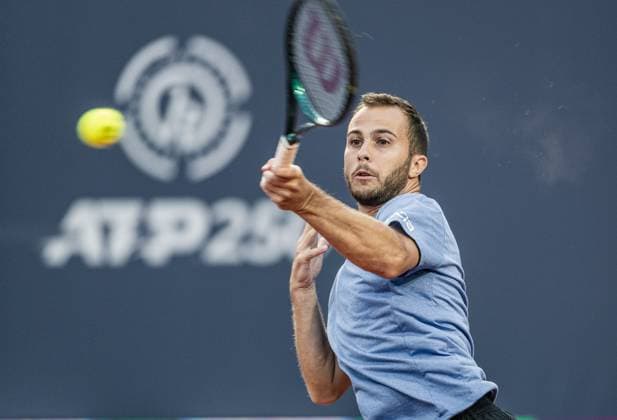 21 07 2025, Sportpark, Kitzbühel, AUT, ATP Tour, Generali Open Kitzbühel 2025, 1 round, men singles, pictured Hugo Gaston FRA Hugo Gaston of France during men s single 1 round match at the 2025 Generali Open Kitzbühel of the ATP Tour at the Sportpark in Kitzbühel, Austria on 2025 07 21 Expa Kitzbühel  EP_ade