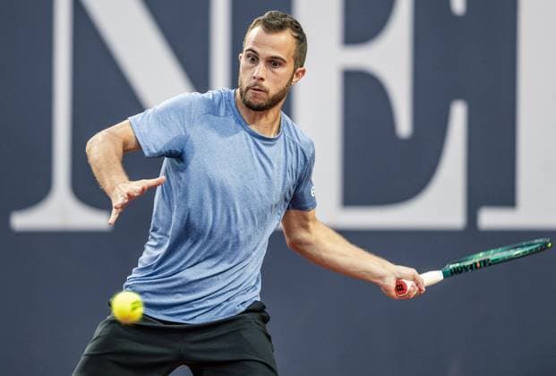 21 07 2025, Sportpark, Kitzbühel, AUT, ATP Tour, Generali Open Kitzbühel 2025, 1 round, men singles, pictured Hugo Gaston FRA Hugo Gaston of France during men s single 1 round match at the 2025 Generali Open Kitzbühel of the ATP Tour at the Sportpark in Kitzbühel, Austria on 2025 07 21 Expa Kitzbühel  EP_ade