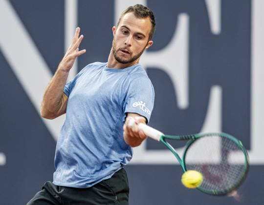 21 07 2025, Sportpark, Kitzbühel, AUT, ATP Tour, Generali Open Kitzbühel 2025, 1 round, men singles, pictured Hugo Gaston FRA Hugo Gaston of France during men s single 1 round match at the 2025 Generali Open Kitzbühel of the ATP Tour at the Sportpark in Kitzbühel, Austria on 2025 07 21 Expa Kitzbühel  EP_ade