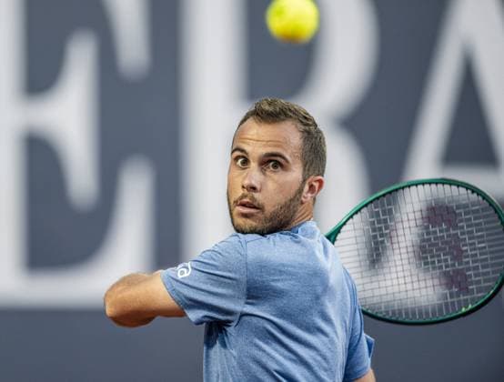 21 07 2025, Sportpark, Kitzbühel, AUT, ATP Tour, Generali Open Kitzbühel 2025, 1 round, men singles, pictured Hugo Gaston FRA Hugo Gaston of France during men s single 1 round match at the 2025 Generali Open Kitzbühel of the ATP Tour at the Sportpark in Kitzbühel, Austria on 2025 07 21 Expa Kitzbühel  EP_ade