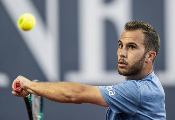 21 07 2025, Sportpark, Kitzbühel, AUT, ATP Tour, Generali Open Kitzbühel 2025, 1 round, men singles, pictured Hugo Gaston FRA Hugo Gaston of France during men s single 1 round match at the 2025 Generali Open Kitzbühel of the ATP Tour at the Sportpark in Kitzbühel, Austria on 2025 07 21 Expa Kitzbühel  EP_ade