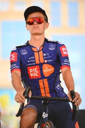 Tour de France 2025 Stage 16 MONT-VENTOUX, FRANCE - JULY 22 : Onley Oscar (GBR) of Team Picnic PostNL during stage 16 of the 112th edition of Tour de France an UCI World Tour 2.UWT cycling road race stage for Men Elite of 172 km with start in Montpellier and finish in Mont-Ventoux on July 22, 2025 in Mont-Ventoux, France, 22 07 2025 ( Motordriver Kenny Verfaillie - Mont-Ventoux France  Copyright: xVincentxKalutx