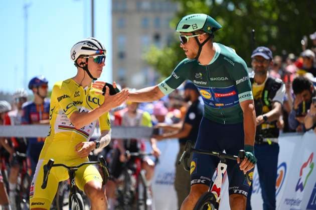 Tour de France 2025 Stage 16 MONT-VENTOUX, FRANCE - JULY 22 : Pogacar Tadej (SLO) of UAE Team Emirates and Milan Jonathan (ITA) of Lidl - Trek during stage 16 of the 112th edition of Tour de France an UCI World Tour 2.UWT cycling road race stage for Men Elite of 172 km with start in Montpellier and finish in Mont-Ventoux on July 22, 2025 in Mont-Ventoux, France, 22 07 2025 ( Motordriver Kenny Verfaillie - Mont-Ventoux France  Copyright: xVincentxKalutx